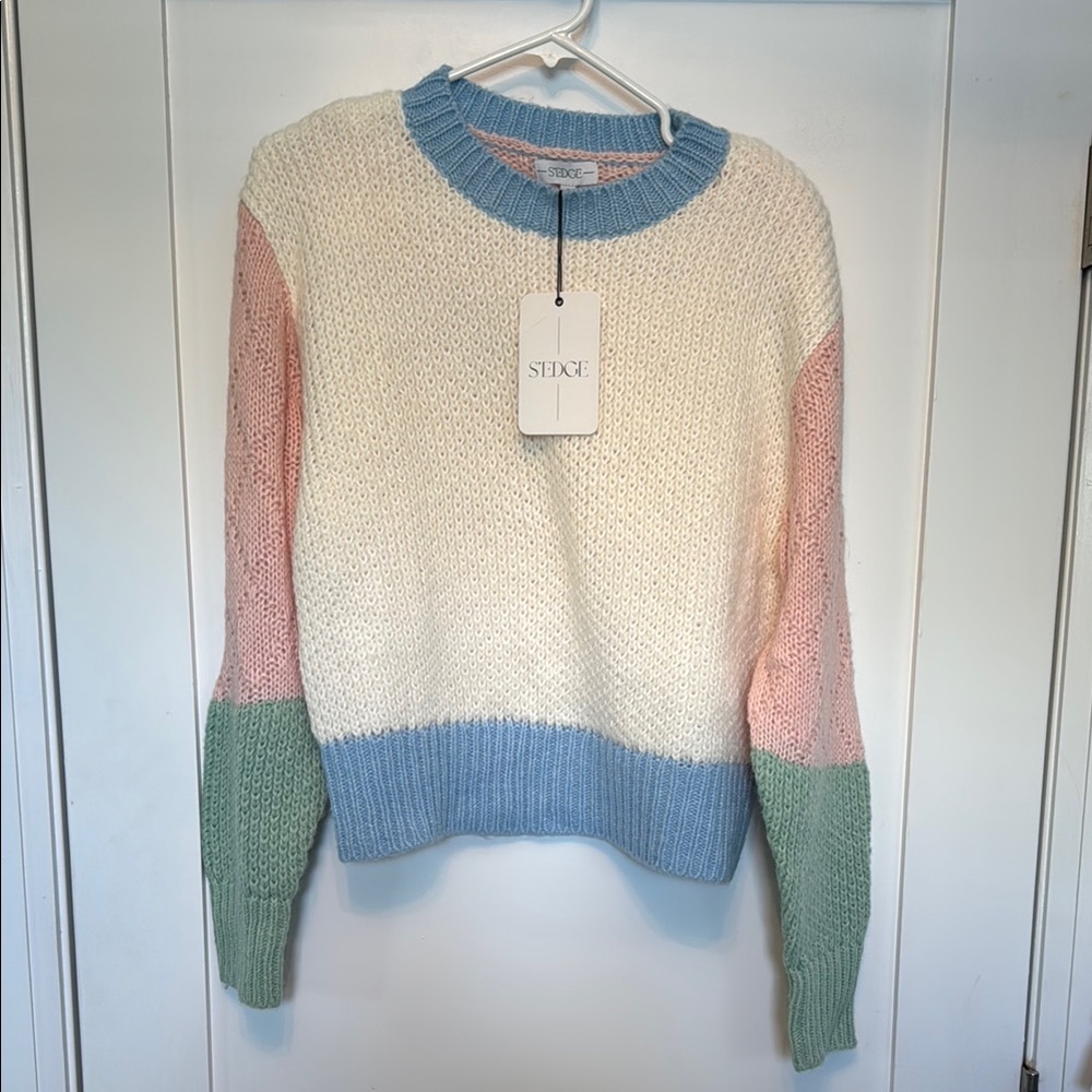 Cream and Pink Crew Neck Sweater with Modern Color Blocks